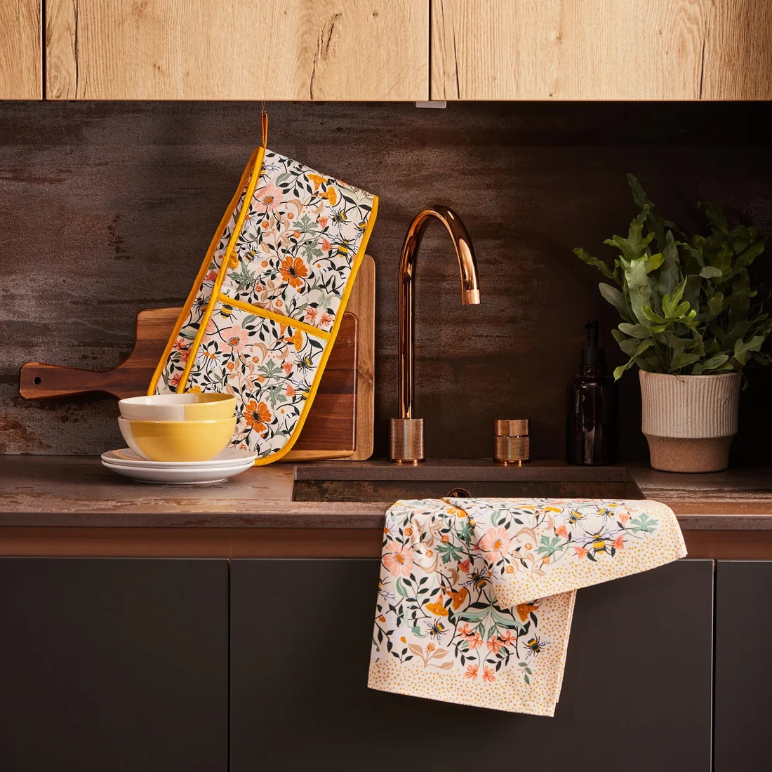 Ulster Weavers Bee Bloom Cotton Tea Towel in Multicolour