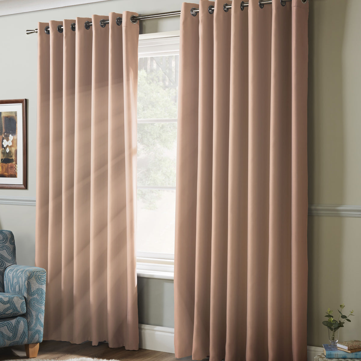 100% Blackout Eyelet Curtains in Pink