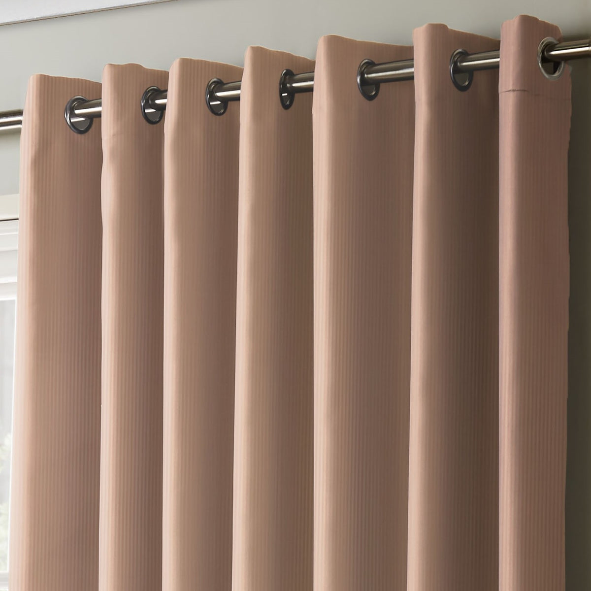 100% Blackout Eyelet Curtains in Pink