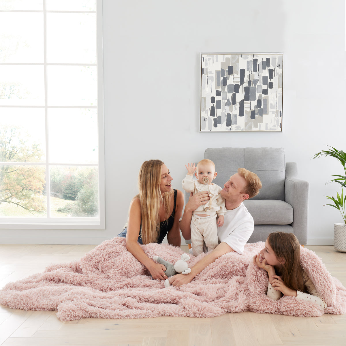 Catherine Lansfield Extra Large Cuddly Deep Pile Faux Fur Family Blanket Throw Blush Pink