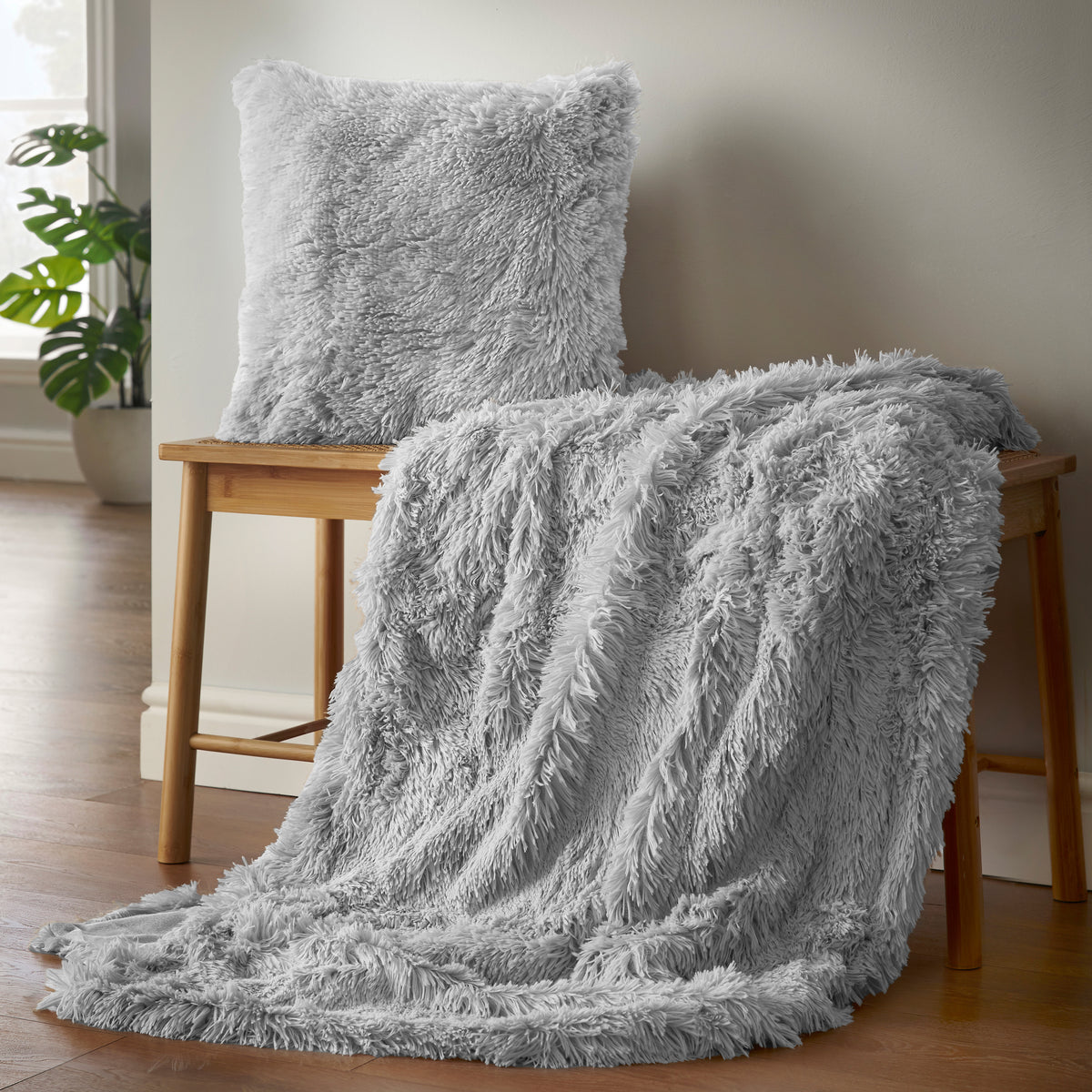 Catherine Lansfield Extra Large Cuddly Deep Pile Faux Fur Family Blanket Throw Silver