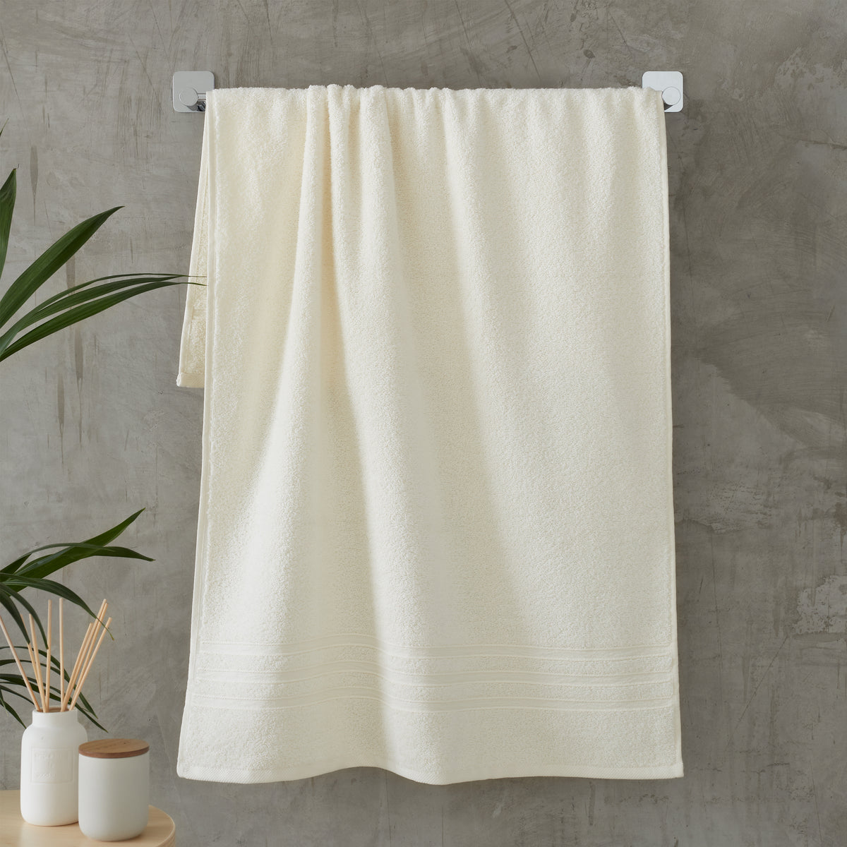 Catherine Lansfield Bathroom Zero Twist 500 GSM Soft & Absorbent Cotton Bath Sheet Pair in Cream