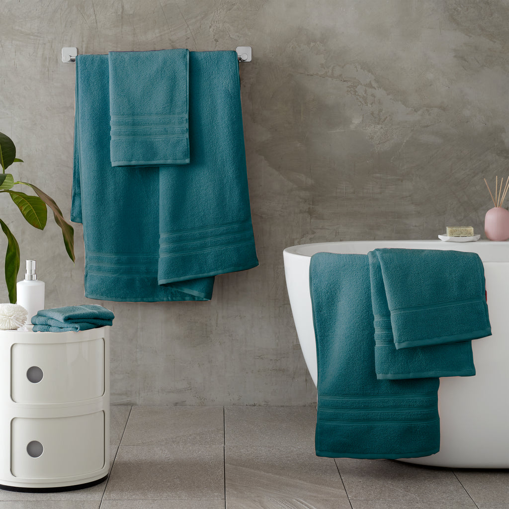 Catherine Lansfield Bathroom Zero Twist 500 GSM Soft & Absorbent Cotton Bath Sheet Pair in Teal Green