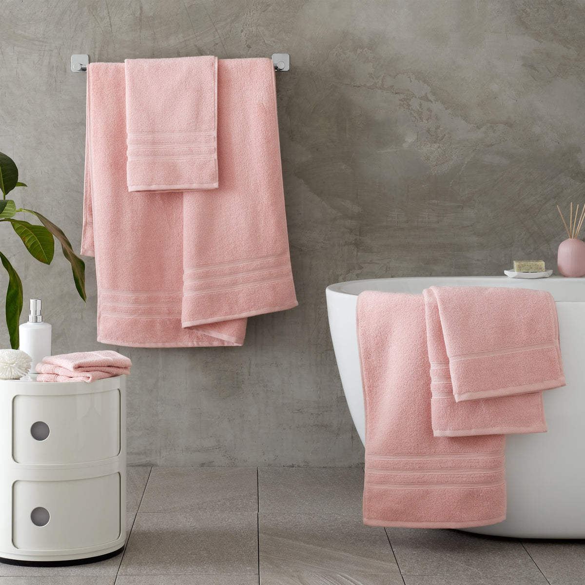 Catherine Lansfield Bathroom Zero Twist 500 GSM Soft & Absorbent Cotton Bath Sheet Pair in Pink