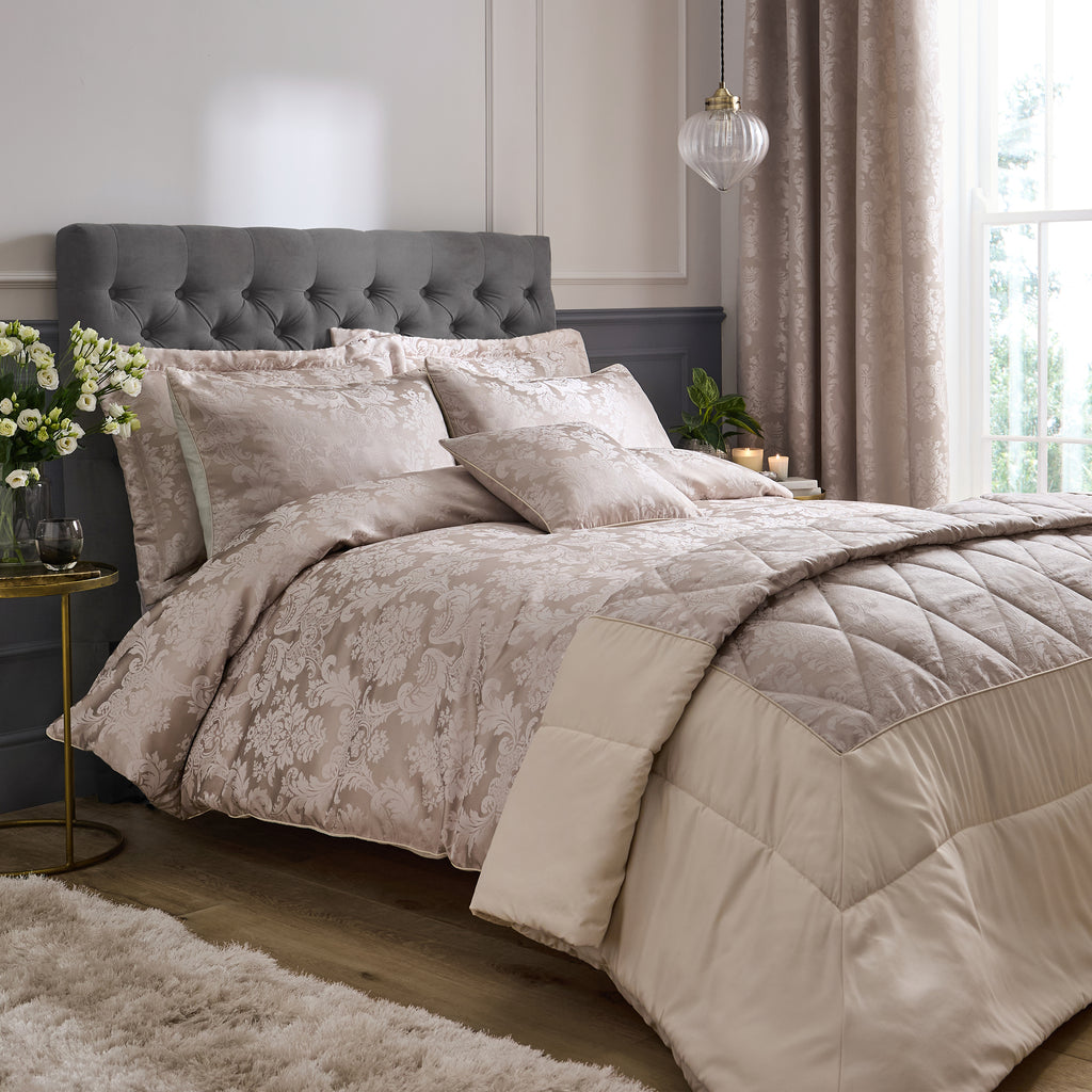 Catherine Lansfield Damask Jacquard Duvet Cover Set Champagne Gold