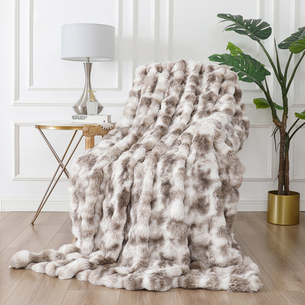 Rapport Nordic Faux Fur Throw Blanket in Natural
