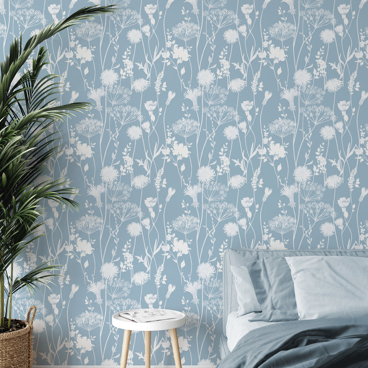 Catherine Lansfield Meadowsweet Floral Wallpaper in Blue