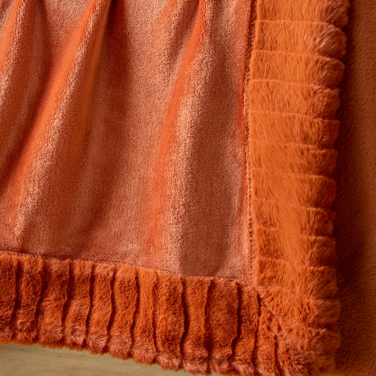 Catherine Lansfield Velvet and Faux Fur Soft Blanket Throw in Burnt Orange 150 x 200cm