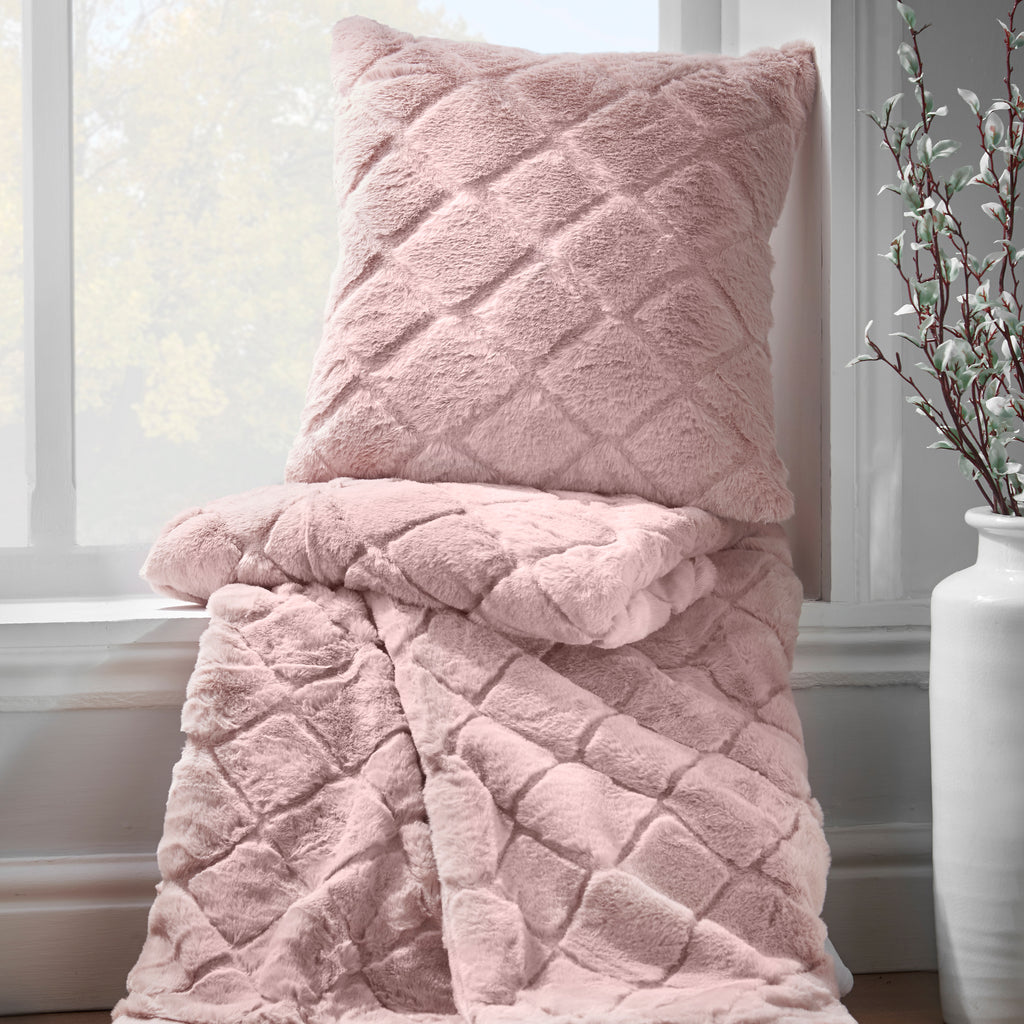 Catherine Lansfield Cosy Diamond Faux Fur Soft 130x170cm Blanket Throw Blush Pink