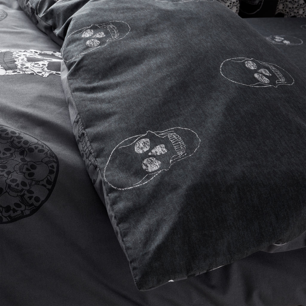 Catherine Lansfield Skulls Reversible Duvet Cover Set in Grey