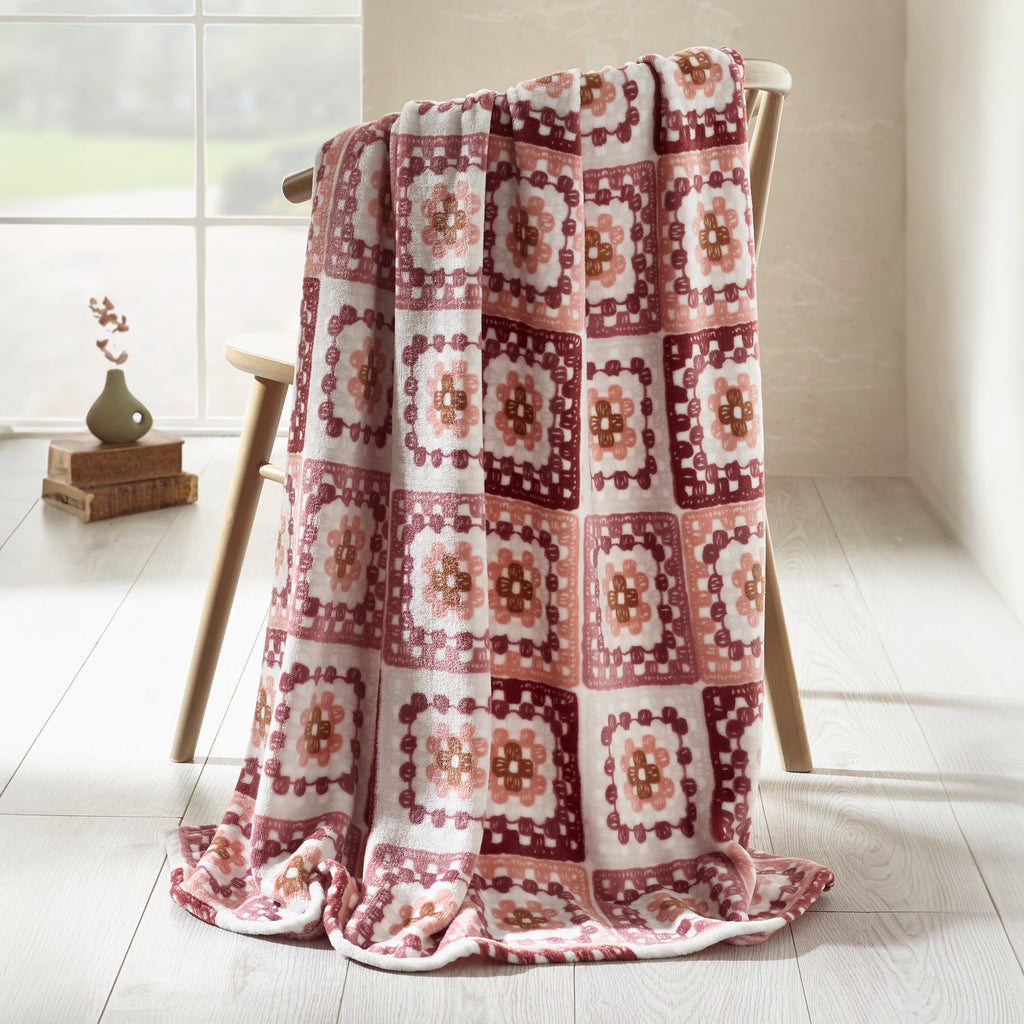 Catherine Lansfield Crochet Print Cosy 130x170cm Blanket Throw Pink