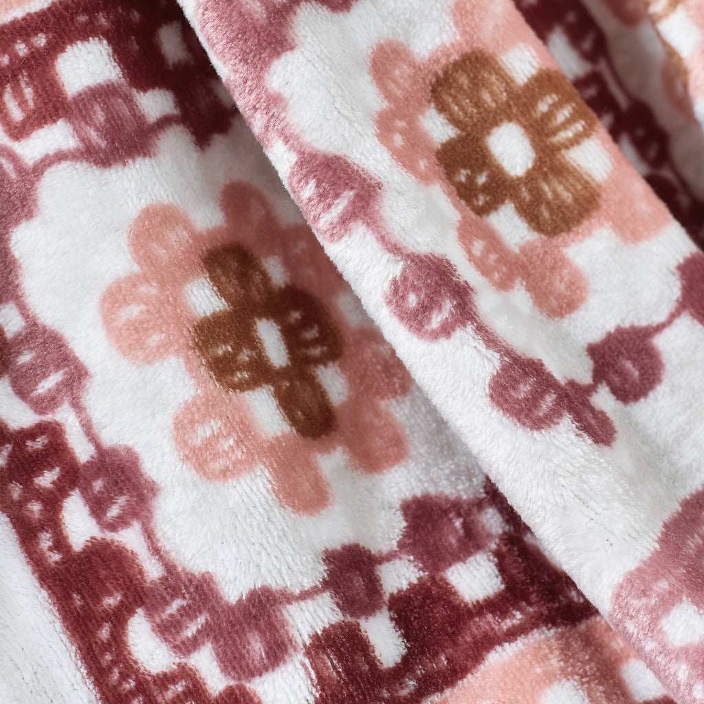 Catherine Lansfield Crochet Print Cosy 130x170cm Blanket Throw Pink