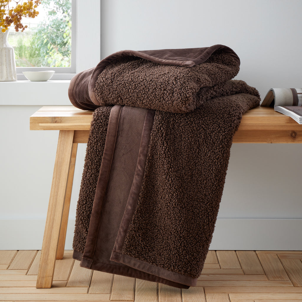 Catherine Lansfield So Soft Velvet Boucle 130x170cm Blanket Throw Chocolate