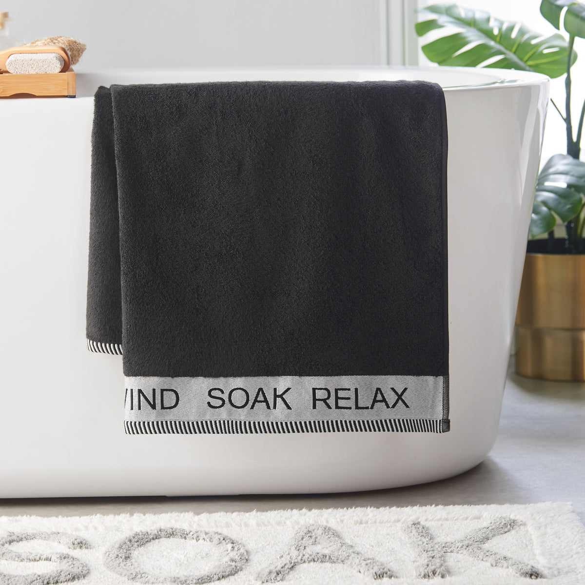 Catherine Lansfield Relax And Unwind 400GSM Towel Black