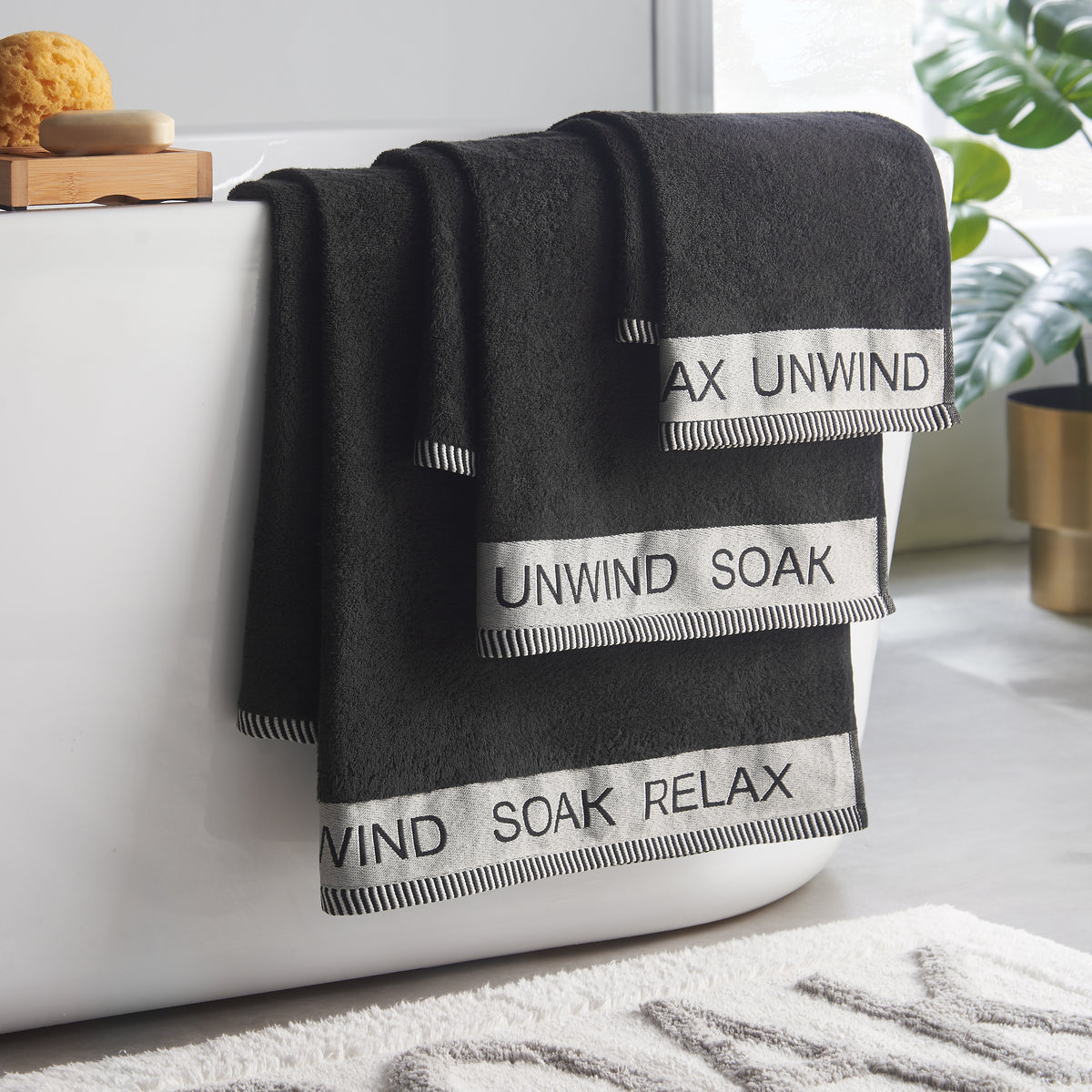 Catherine Lansfield Relax And Unwind 400GSM Towel Black