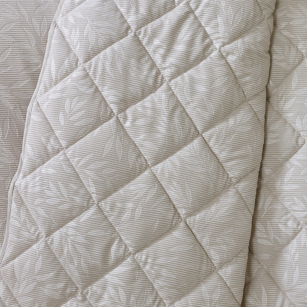 Catherine Lansfield Corded Leaves 240x260cm Quilted Bedspread Champagne Gold