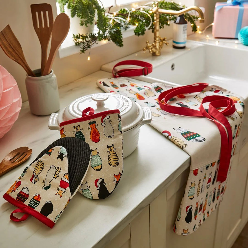 Ulster Weavers Christmas Cats in Waiting Microwave Mitts Pair in Red/Cream
