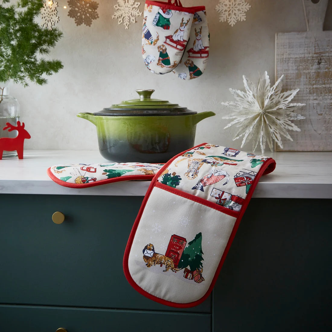 Ulster Weavers Merry Mutts Christmas Double Oven Glove in Red