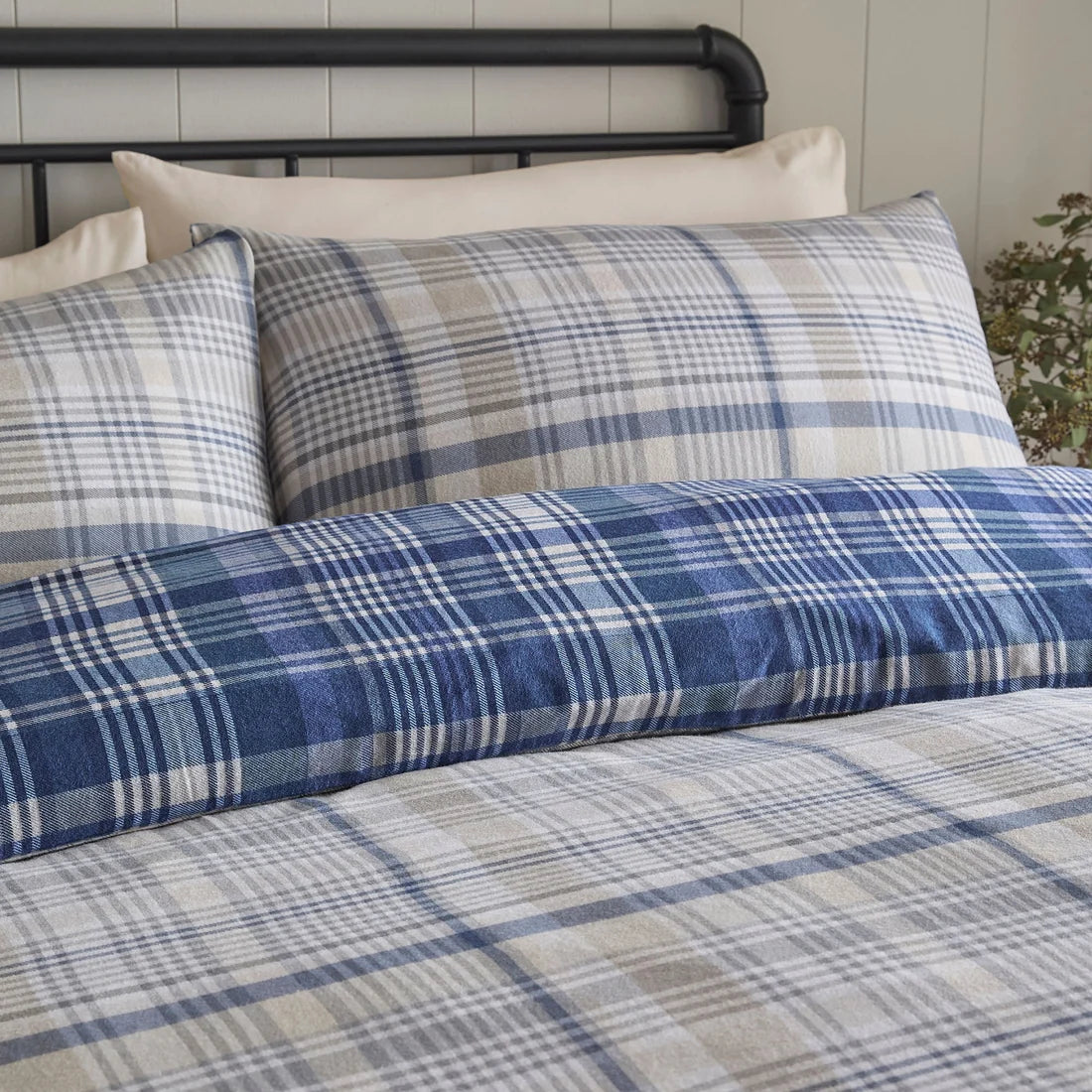 Dreams & Drapes Bennet Check Duvet Cover Set in Navy