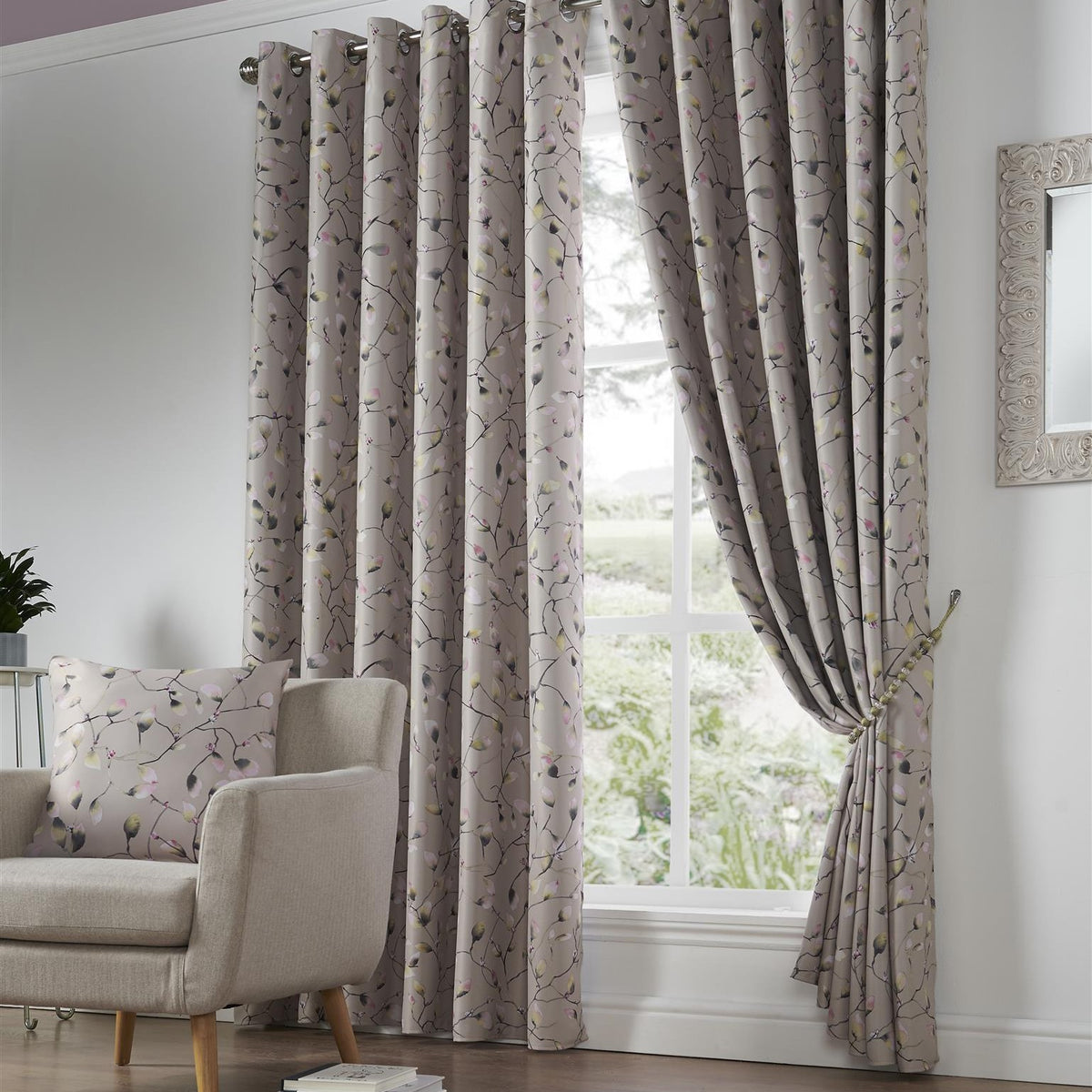 Blossom Bud Floral Blackout Eyelet Curtains in Pink