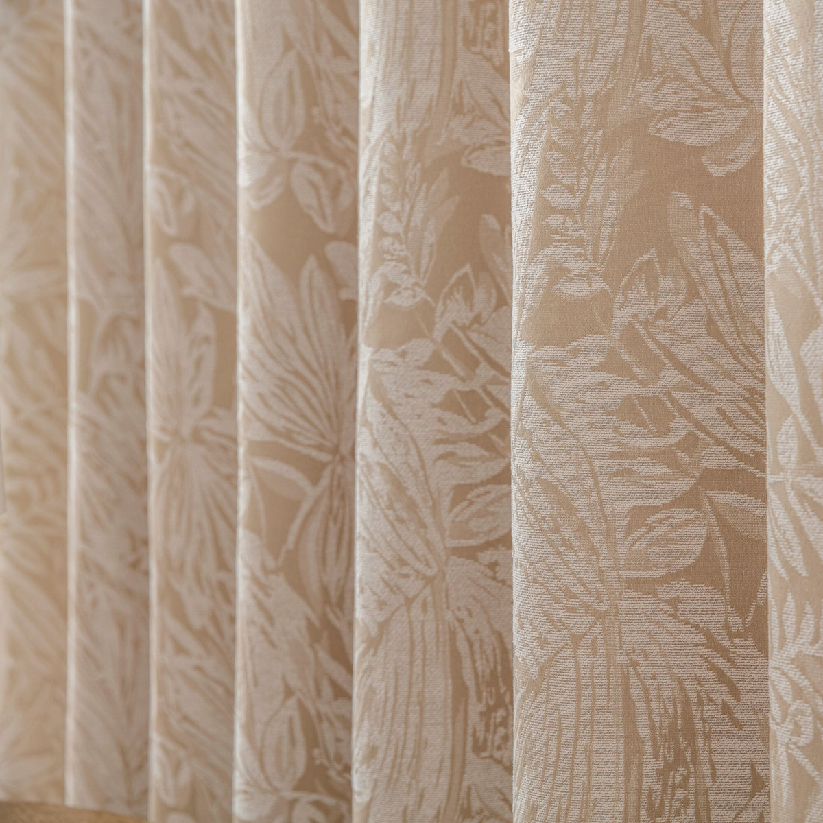 Botanic Chenille Jacquard Lined Eyelet Curtains in Cream