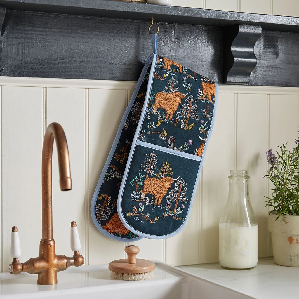 Ulster Weavers Connie the Cow Double Oven Glove in Navy