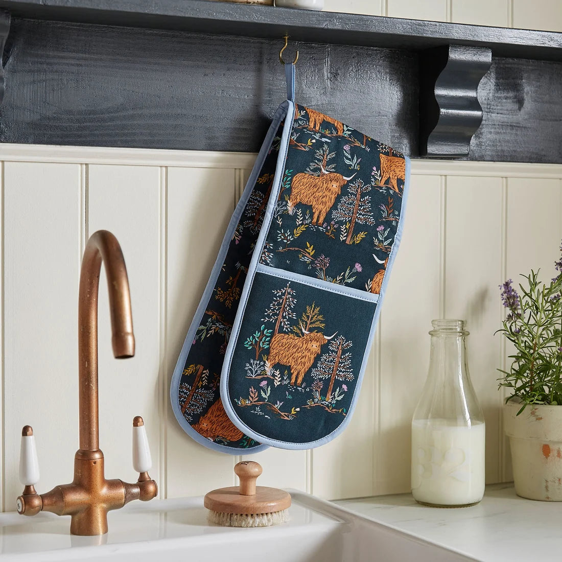 Ulster Weavers Connie the Cow Double Oven Glove in Navy