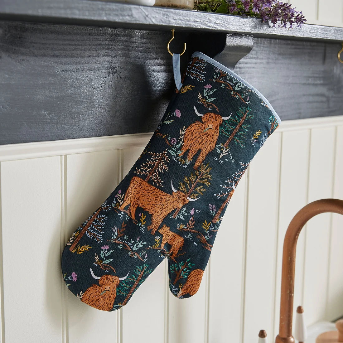 Ulster Weavers Connie the Cow Gauntlet Oven Glove in Navy