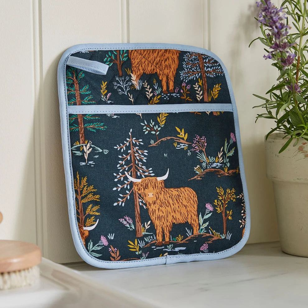 Ulster Weavers Connie the Cow Pot Mitt in Navy