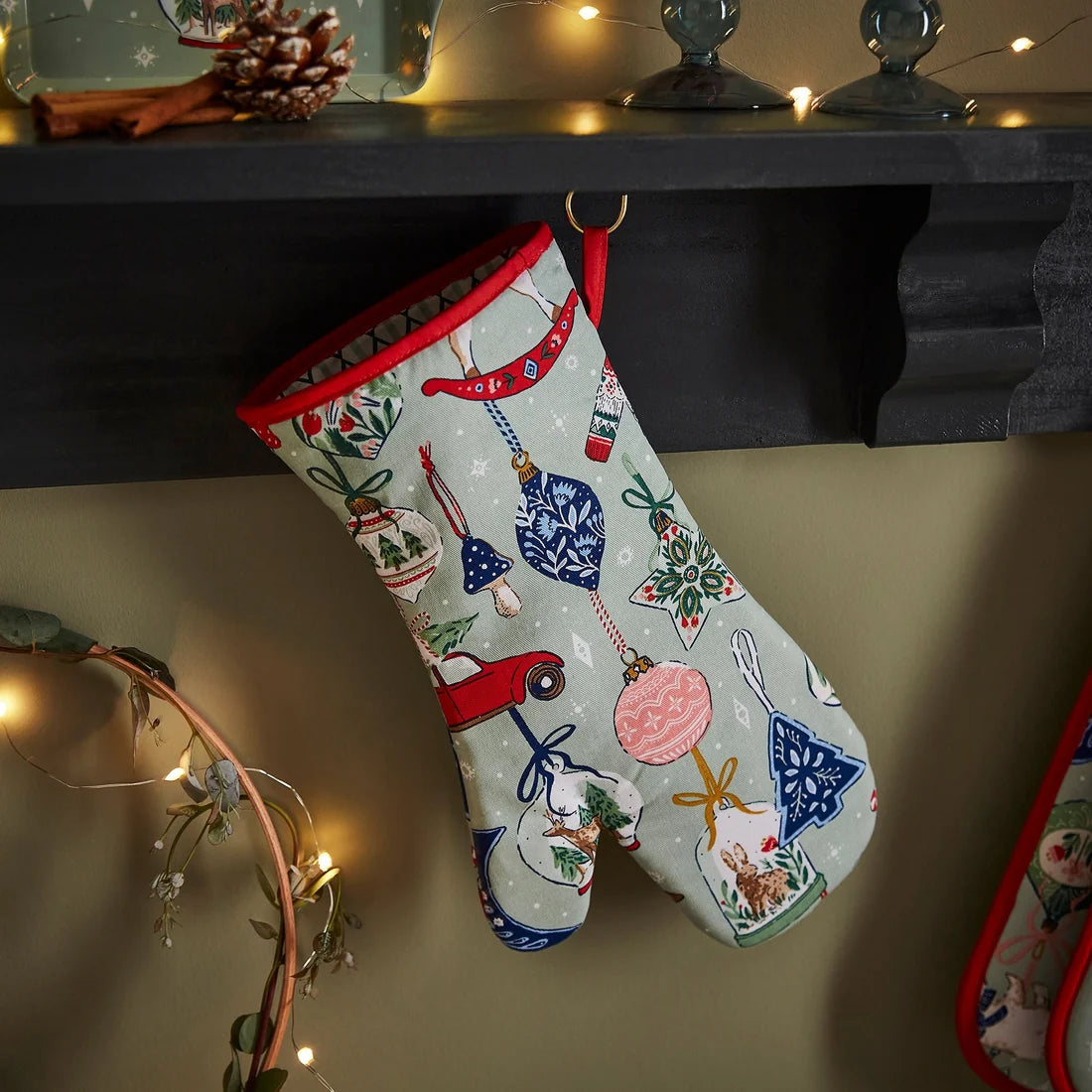 Ulster Weavers Christmas Ornaments Gauntlet Oven Glove in Multicolour