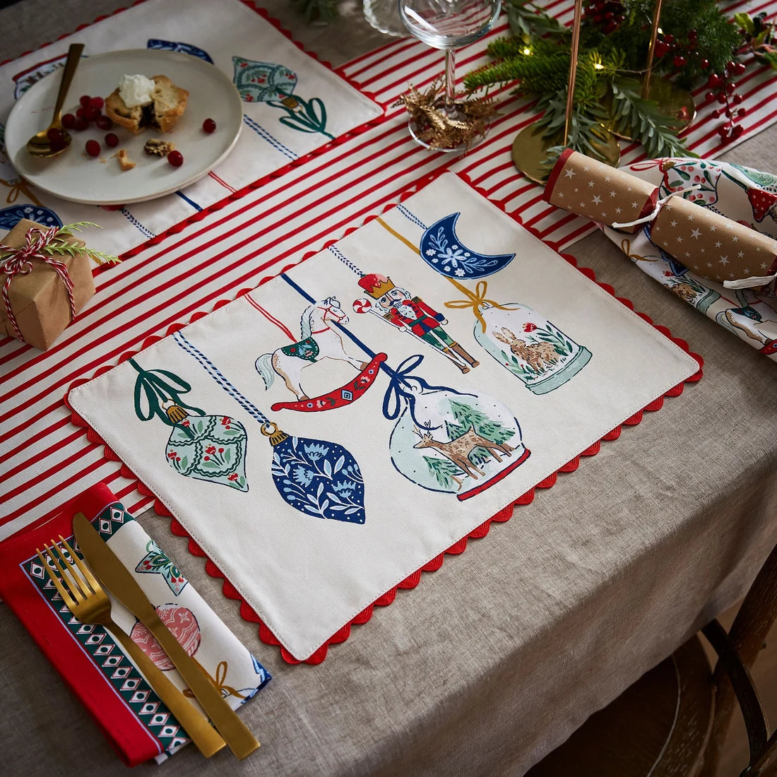 Ulster Weavers Christmas Ornaments Cotton Placemats 2 Pack in Multicolour