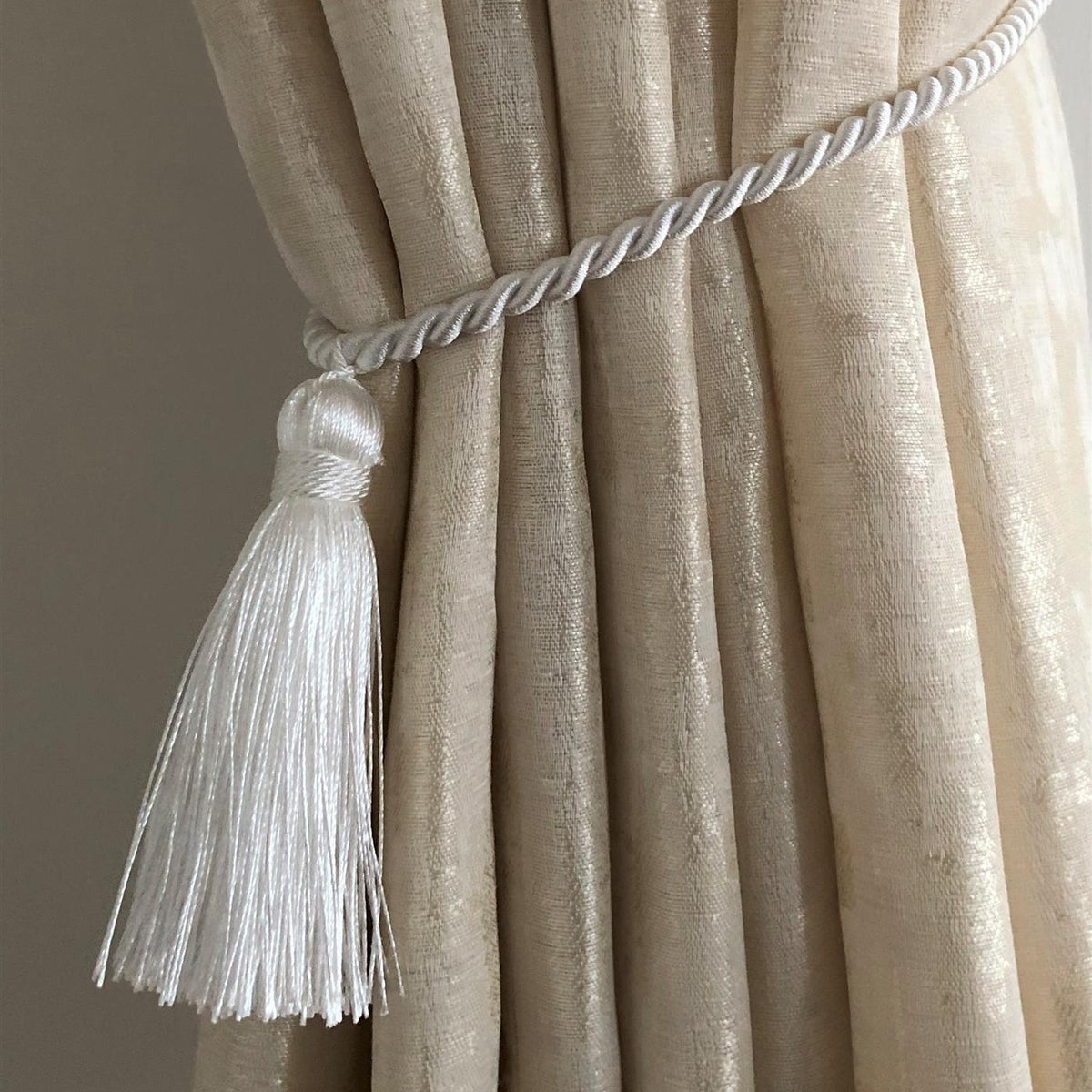 Laura White Rope Tassel Curtain Tie Back