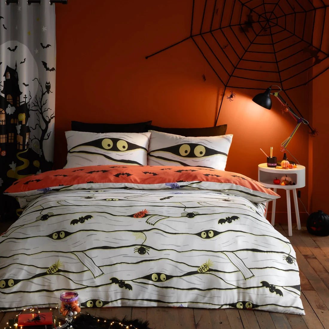 Bedlam Mummy Halloween Glow in the Dark Duvet Cover Set in White