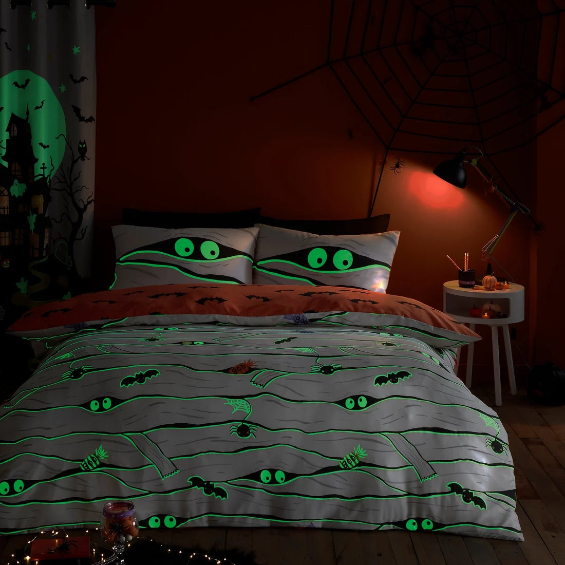 Bedlam Mummy Halloween Glow in the Dark Duvet Cover Set in White