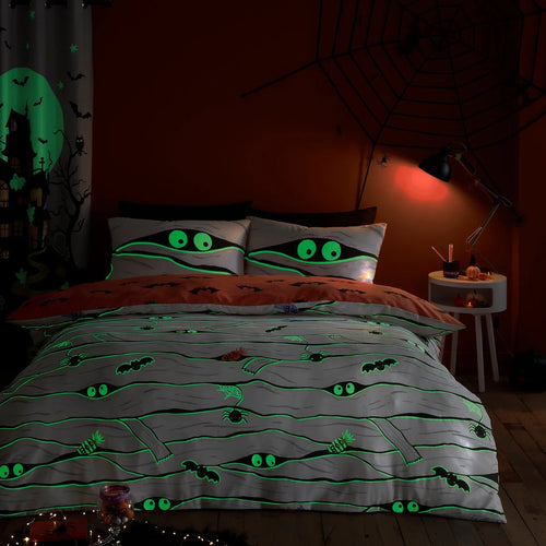 Bedlam Mummy Halloween Glow in the Dark Duvet Cover Set in White