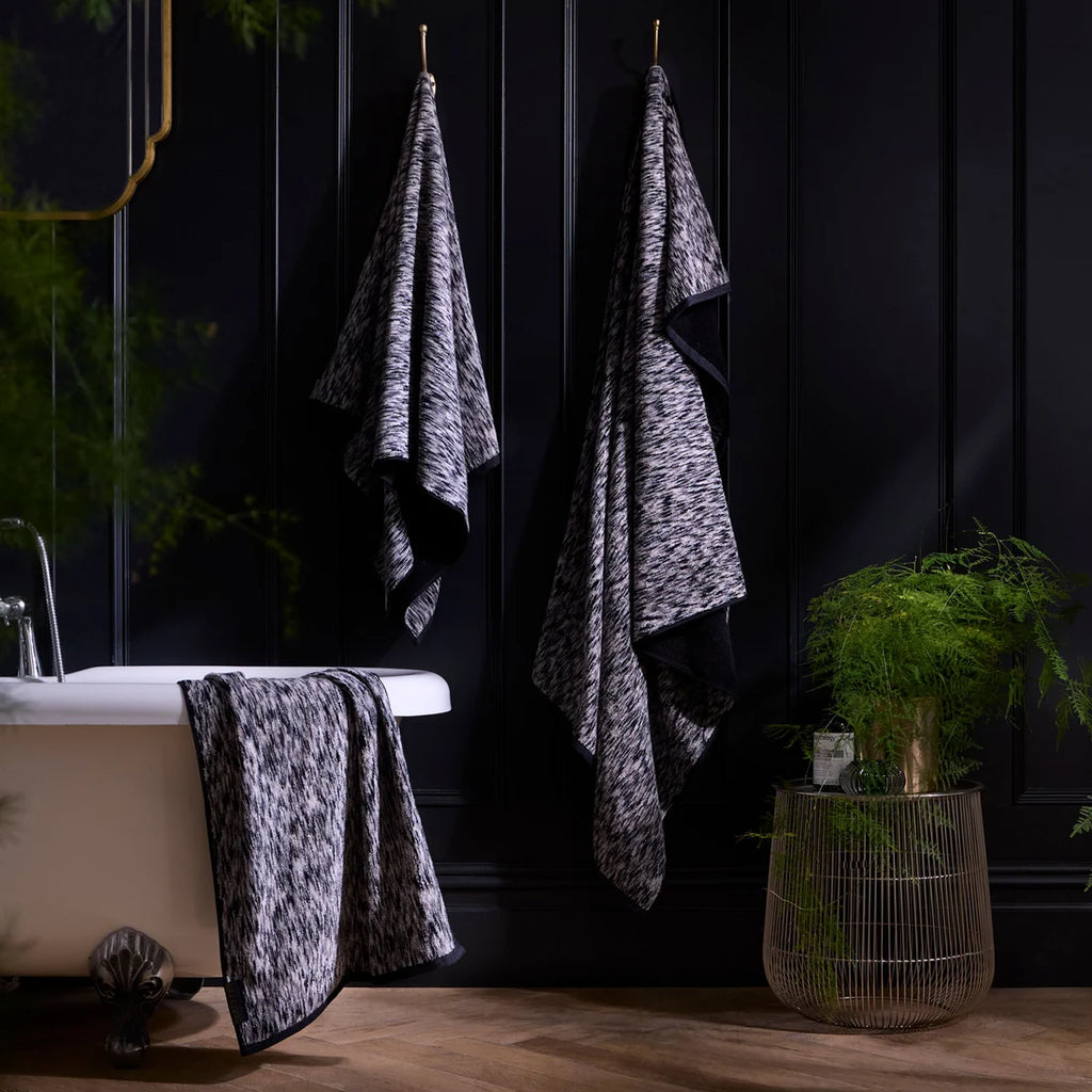 Laurence Llewelyn-Bowen Orion 100% Cotton Towels in Black