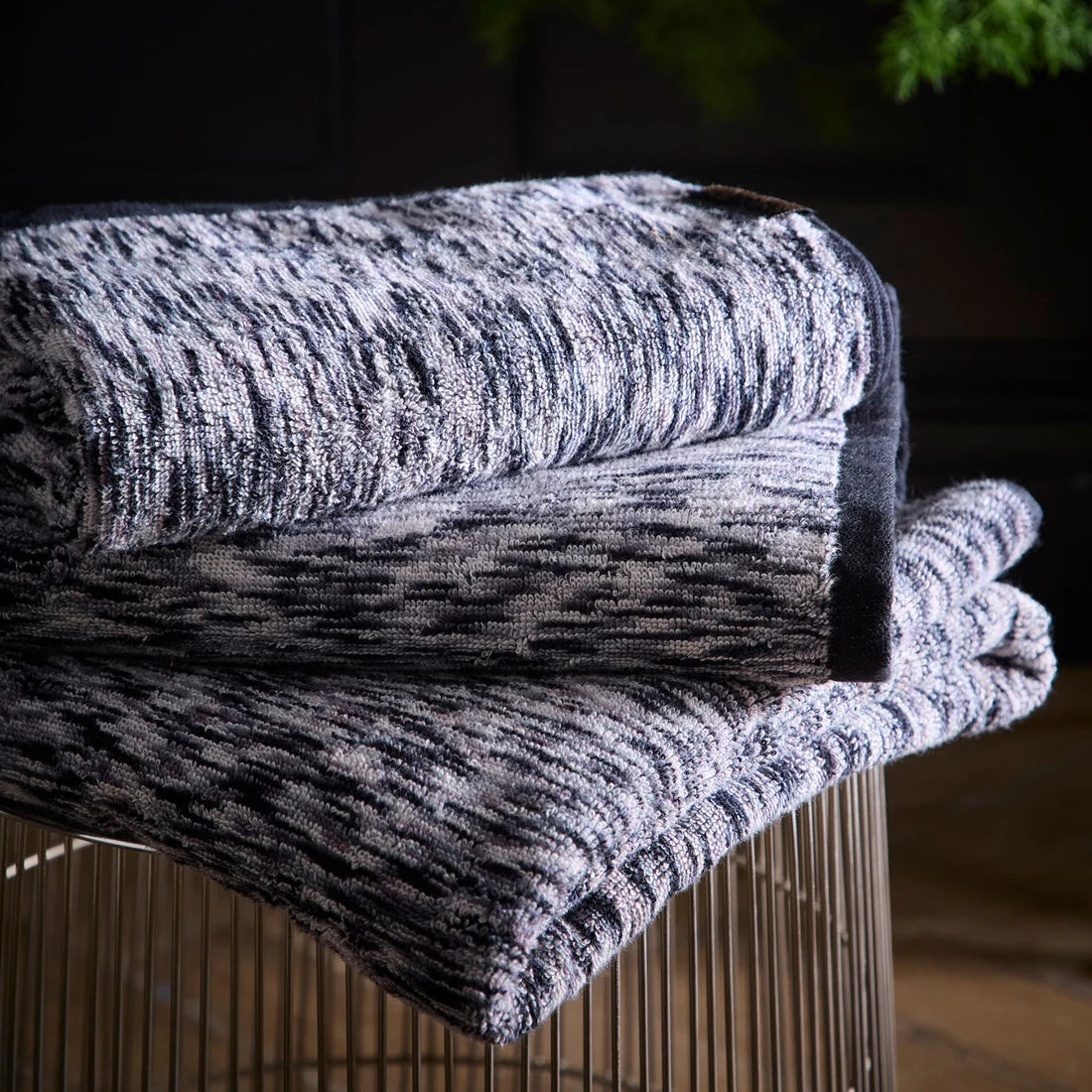 Laurence Llewelyn-Bowen Orion 100% Cotton Towels in Black