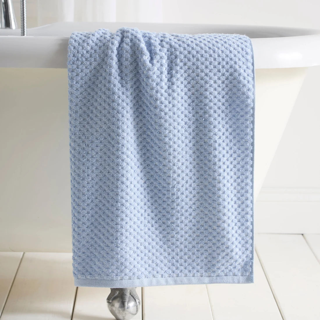 Dreams & Drapes Popcorn Check 100% Cotton Towels in Blue