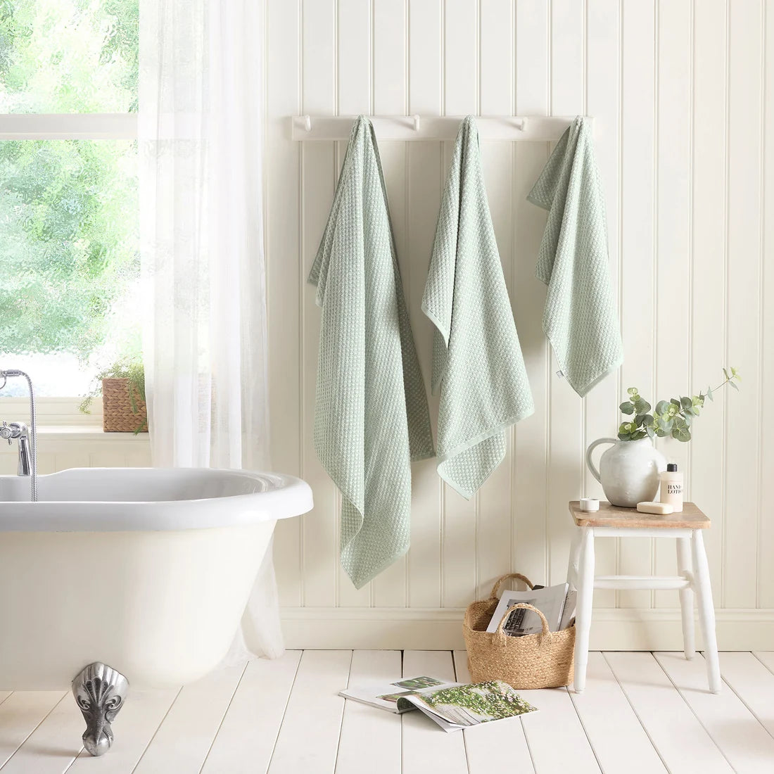 Dreams & Drapes Popcorn Check 100% Cotton Towels in Green