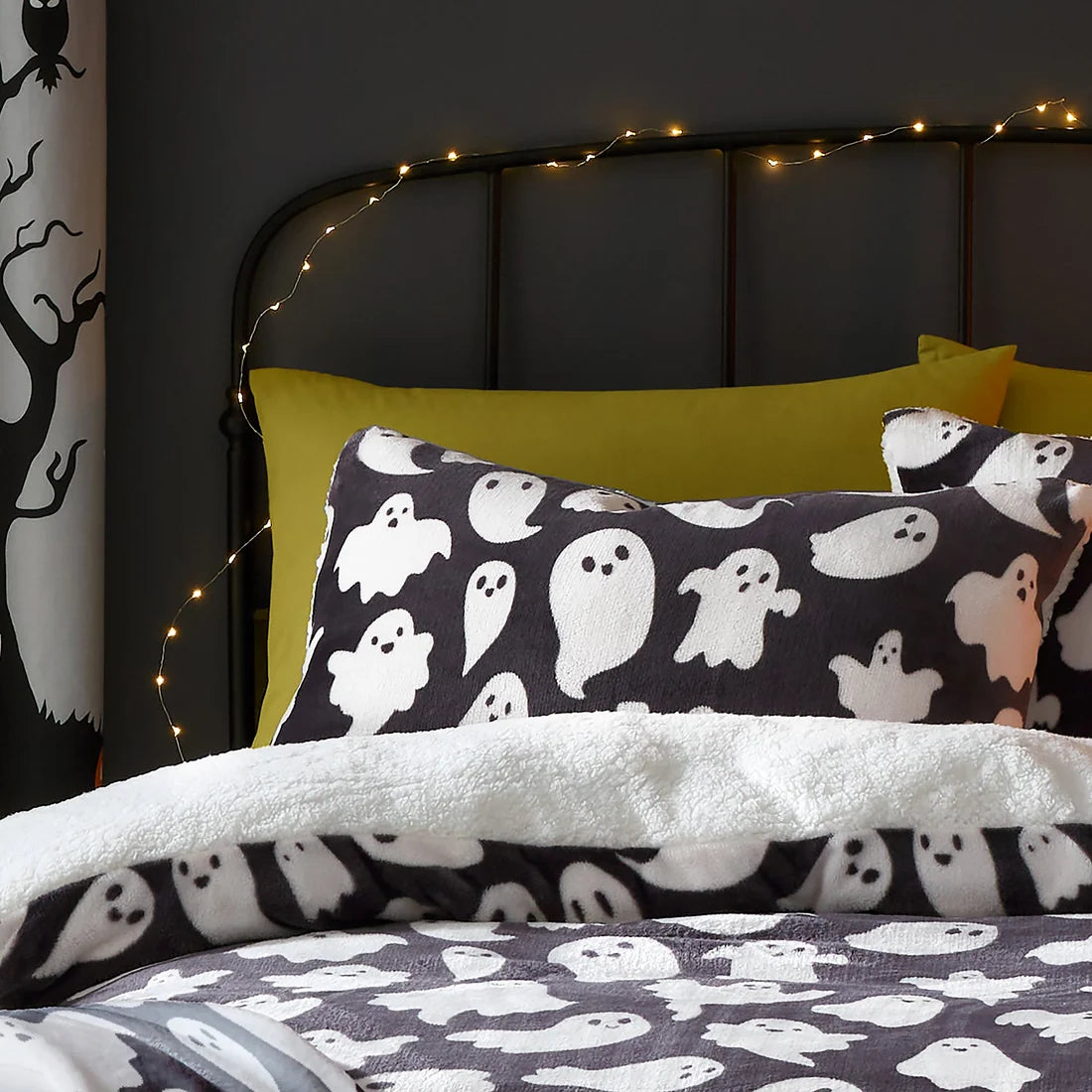 Bedlam Spooky Ghosts Halloween Sherpa Fleece Duvet Cover Set in Grey