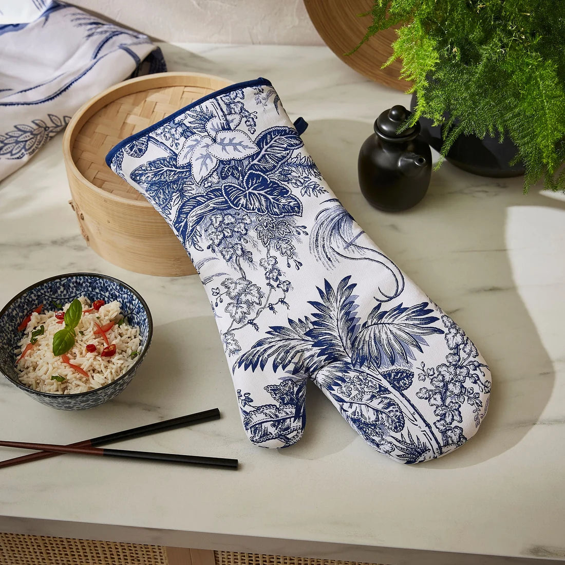 Ulster Weavers Willow Toile Gauntlet Oven Glove in Blue