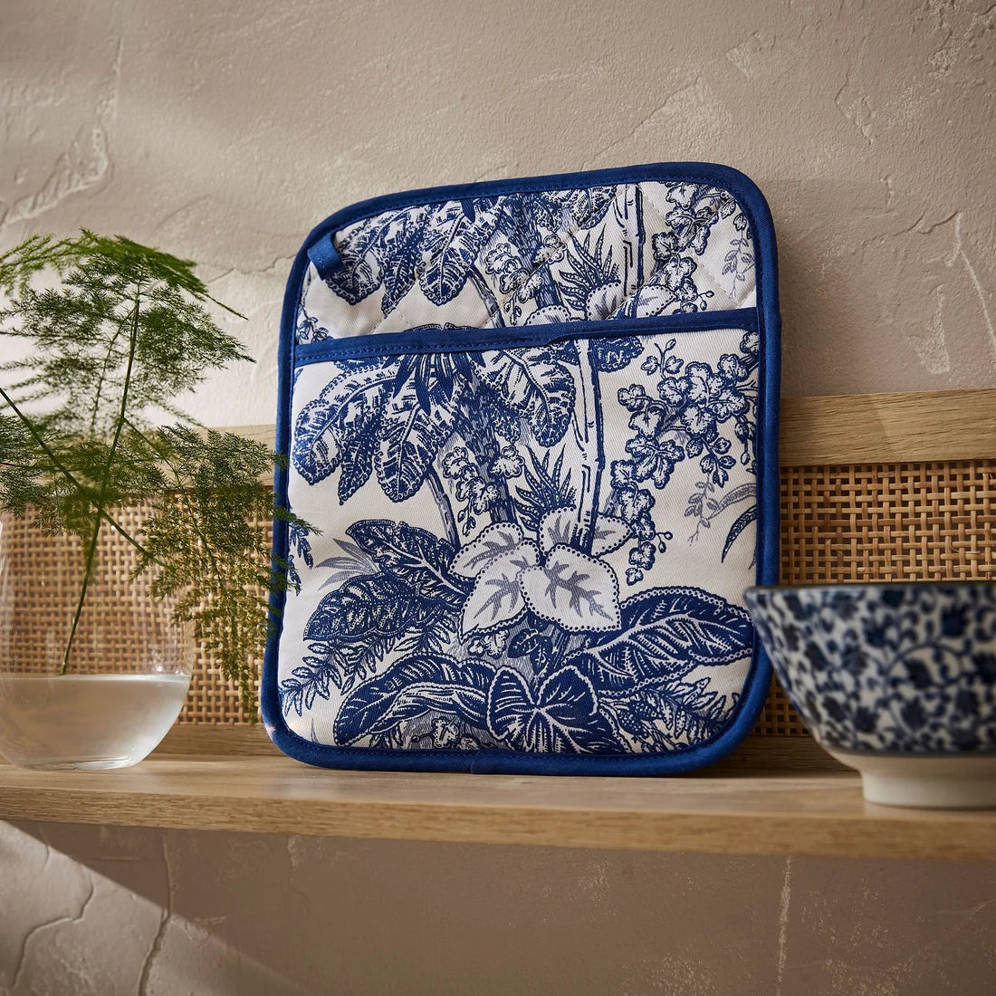 Ulster Weavers Willow Toile Pot Mitt in Blue