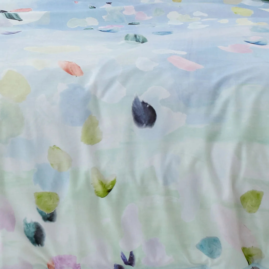 Close-up of the digitally printed floral design on the Appletree Alfresco duvet cover set.