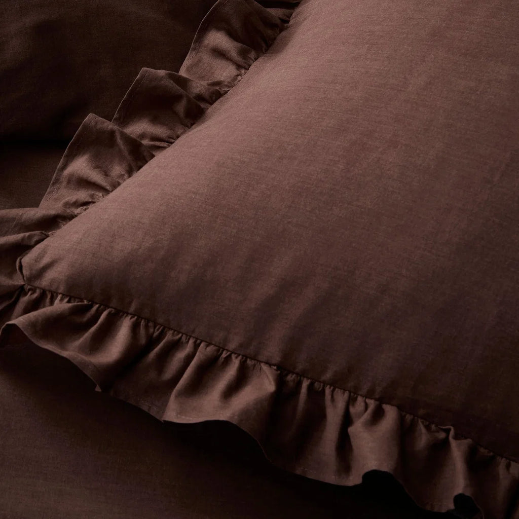 Close-up of the decorative frilled edging on the Appletree Cassia Frill duvet cover set.