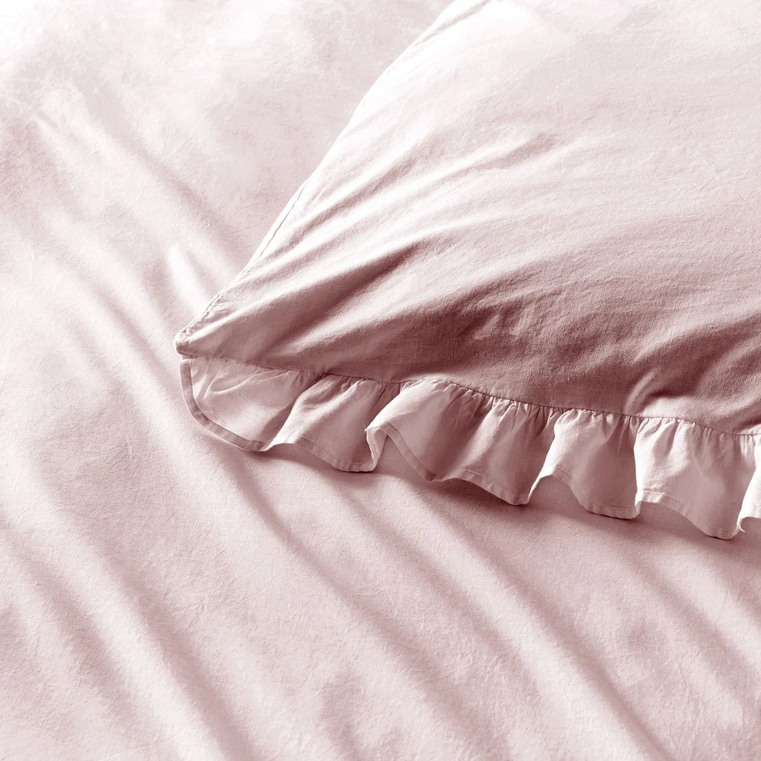 Close-up of the relaxed-look 100% cotton fabric on the Appletree Loft Cassia Frill duvet cover set.