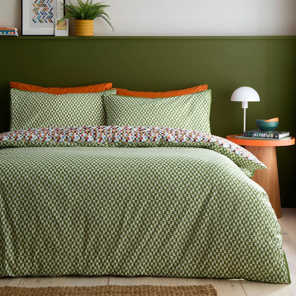 Green geometric reverse on the Appletree Star Geo duvet cover set.