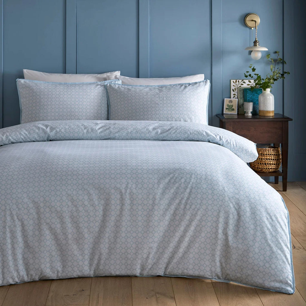 Powder blue trellis reverse on the Appletree Willow Tree Scene duvet cover set.