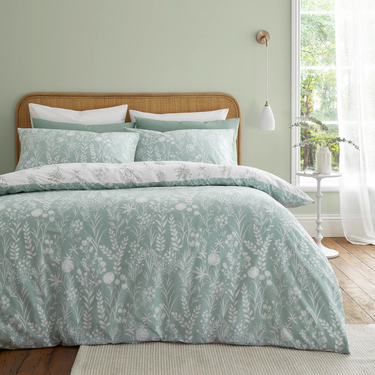 Bianca Wild Flowers 200TC Cotton Reversible Duvet Set Green