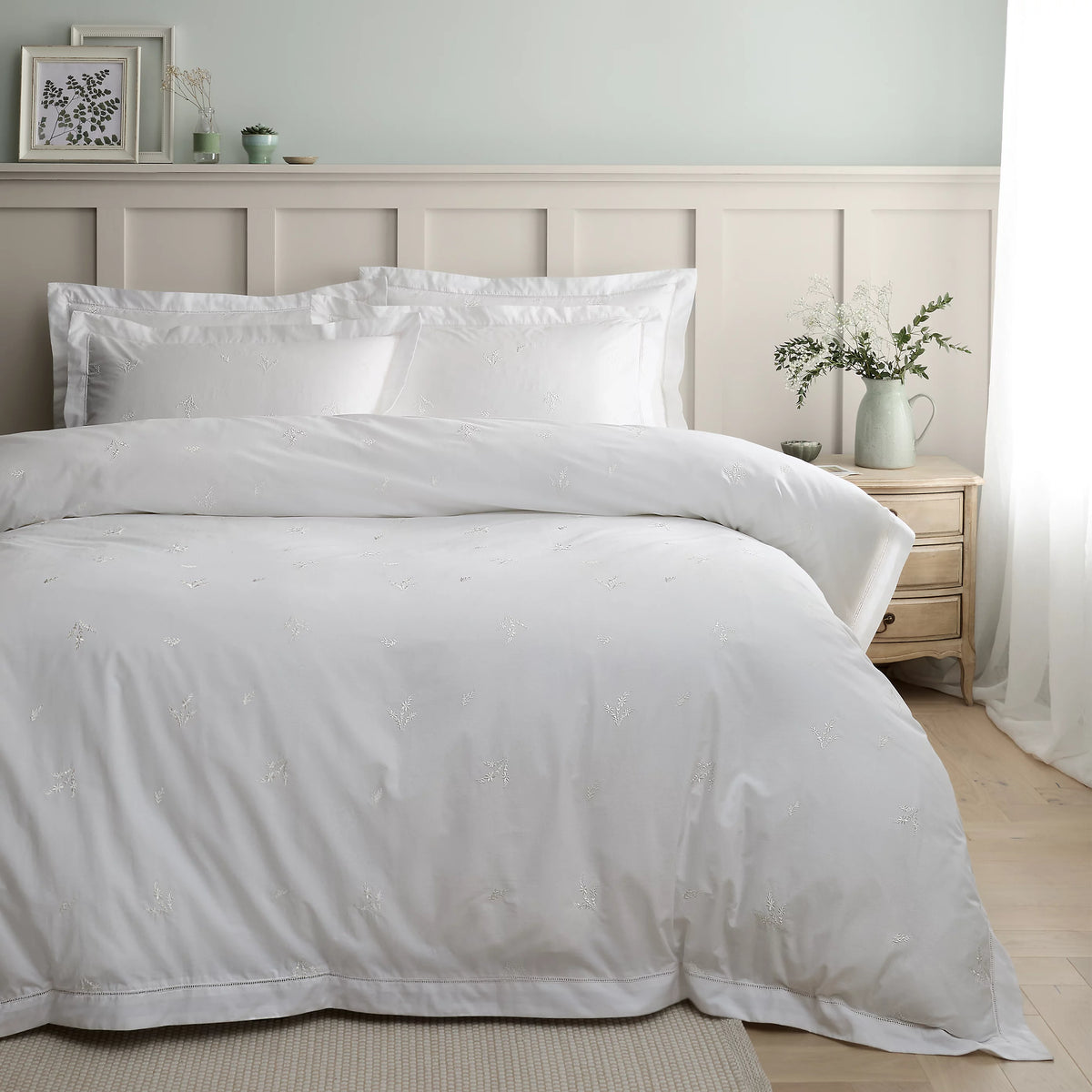 Bianca Lottie Floral Embroidery 180TC Cotton Duvet Cover Set White
