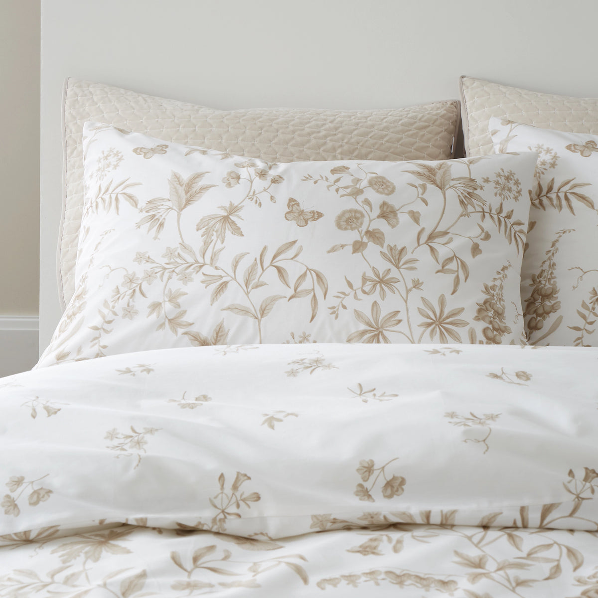 Bianca Thea Floral 200TC Cotton Reversible Duvet Cover Set Natural